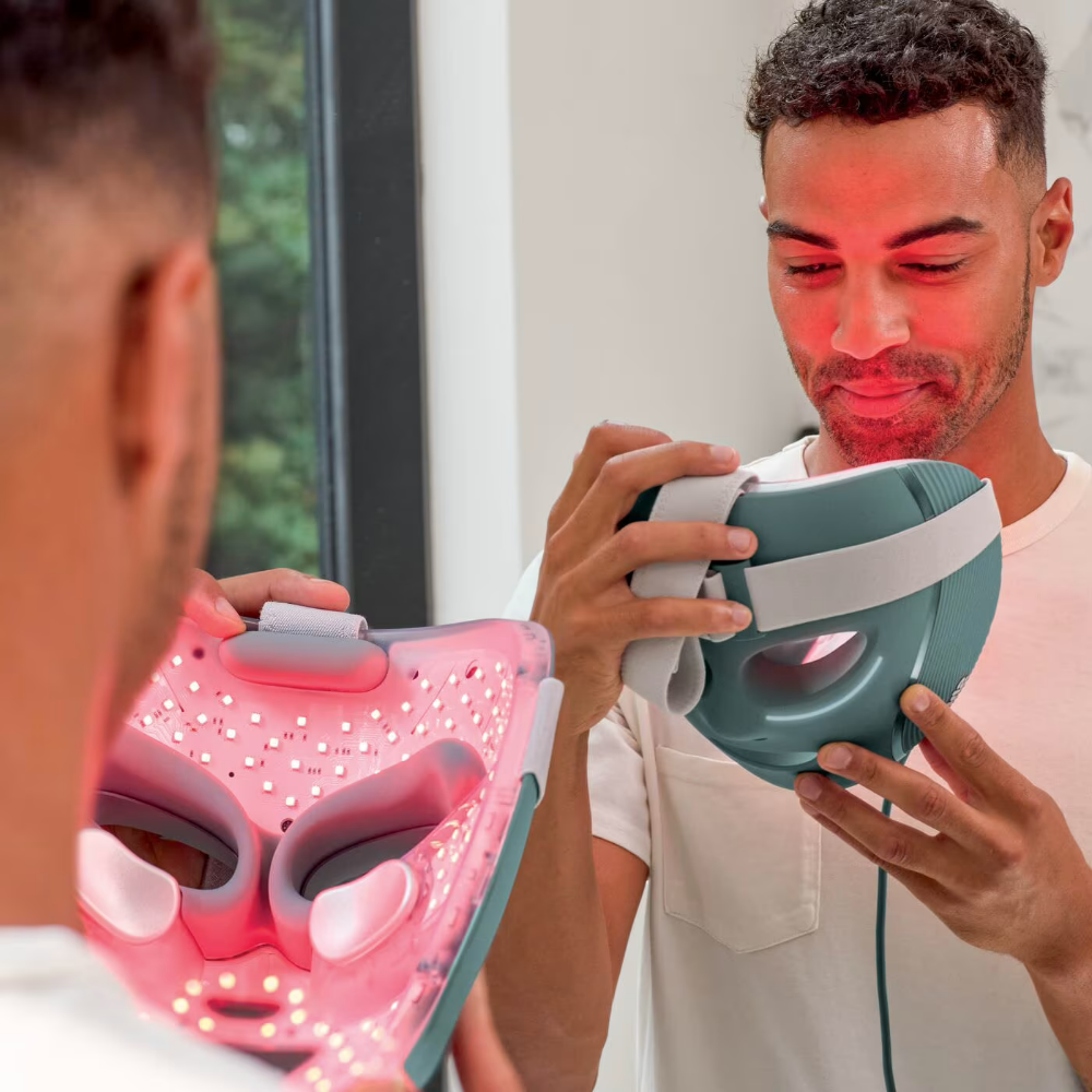 Medicube Shark Beauty CryoGlow under-eye cooling mask with LED lights, green frosted design for anti-aging and blemish repair.