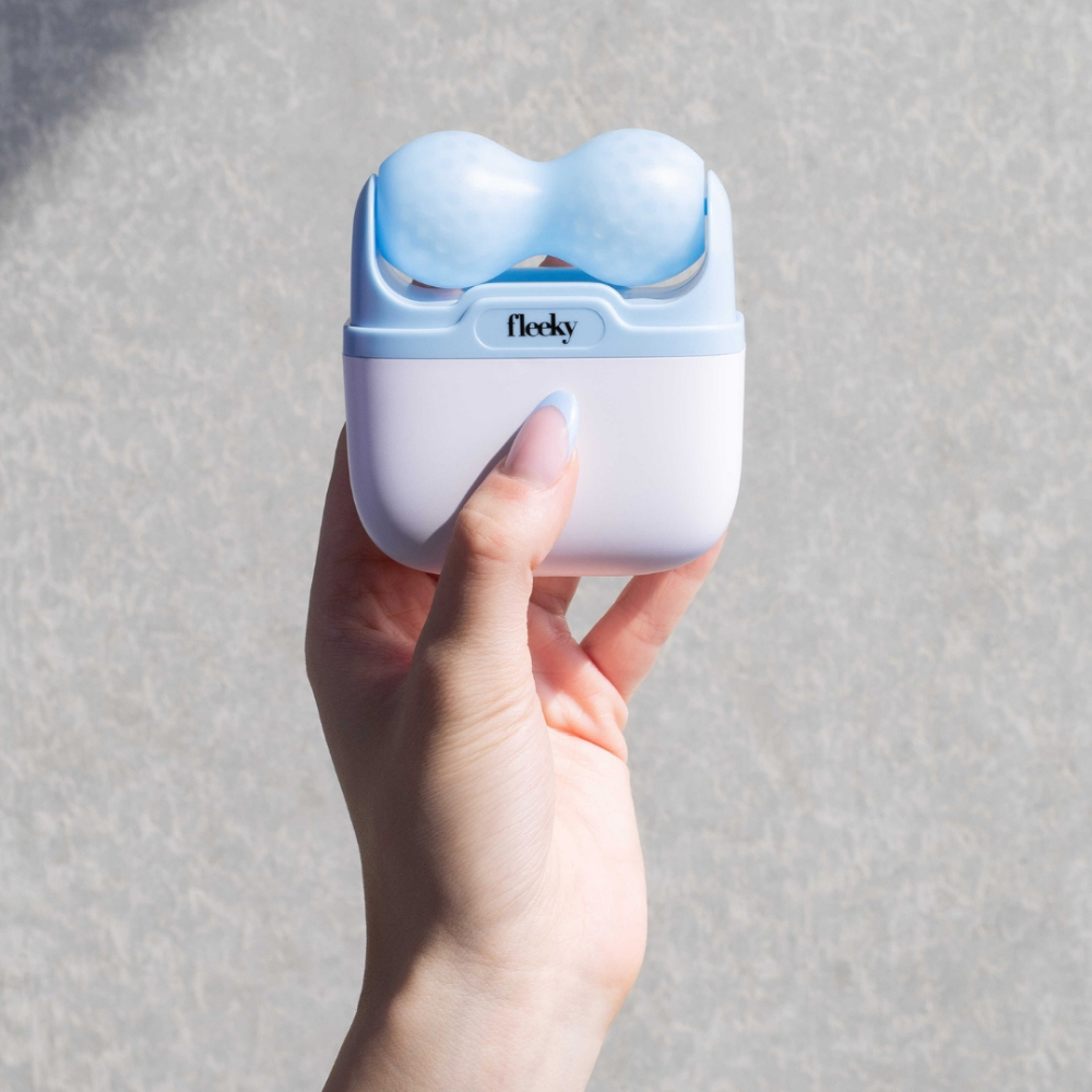 LEDMASKCONCEPT Fleeky Facial Ice Roller for cooling and skin refreshing, with a sleek, ergonomic design for facial skincare.